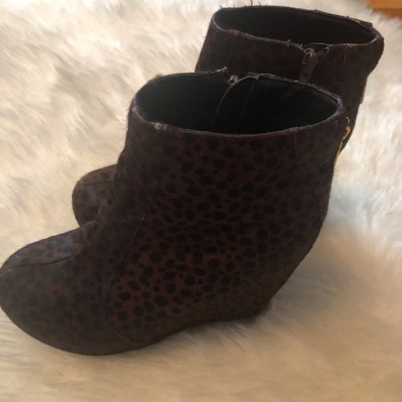 JEFFREY CAMPBELL leopard booties - Picture 7 of 10